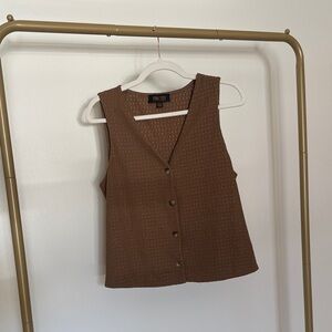 Truth Sleeveless Brown Button-Down Top
